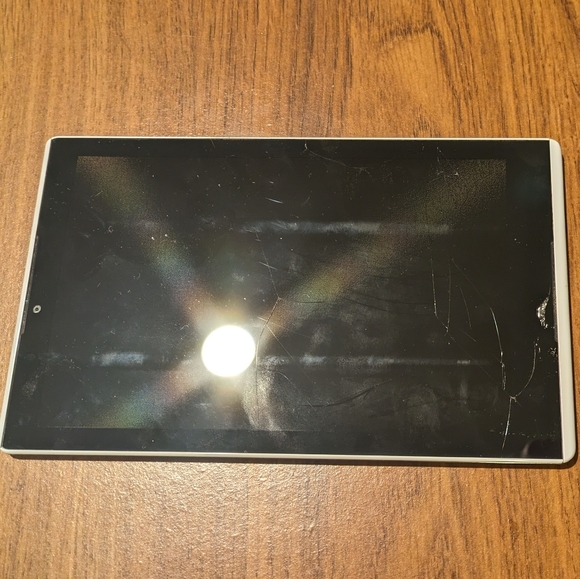 Ellipsis Verizon Tablet with Cracked Screen - Picture 6 of 6
